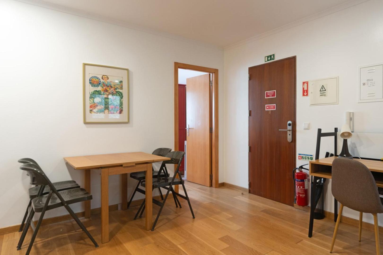 Apartamento With Private Terrace 250m To Largo Intendente Lisboa